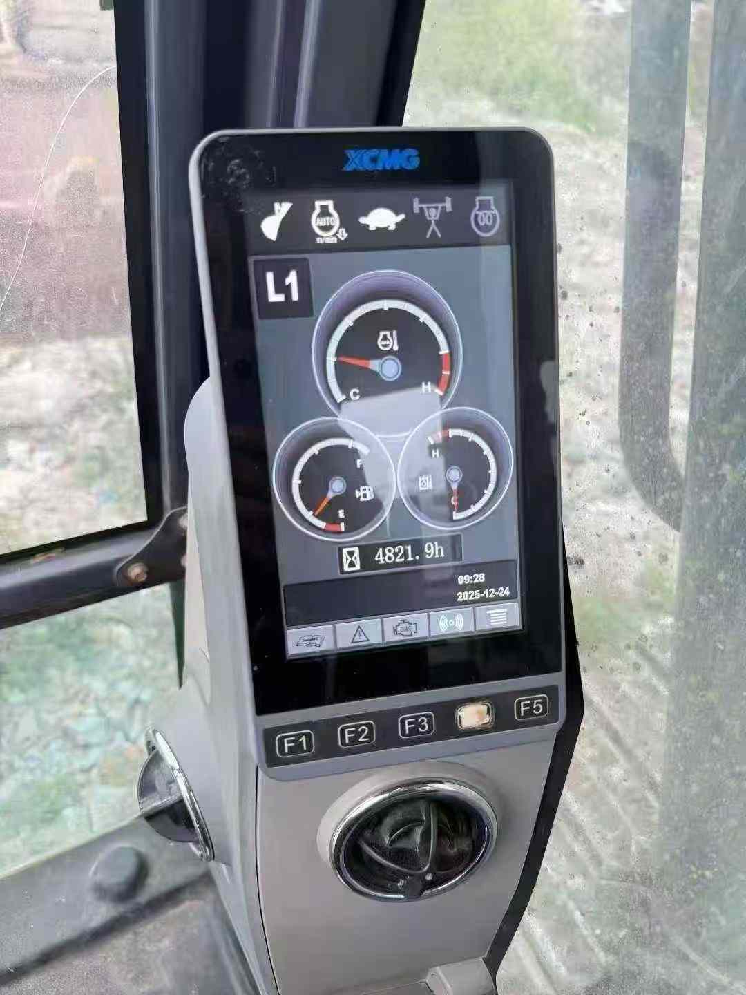 Used XCMG XE305D Excavator 2022 Model / 3