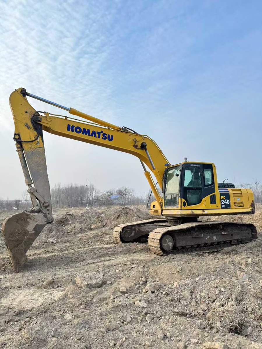Used Komatsu PC240LC-8 Excavator 2014 Model