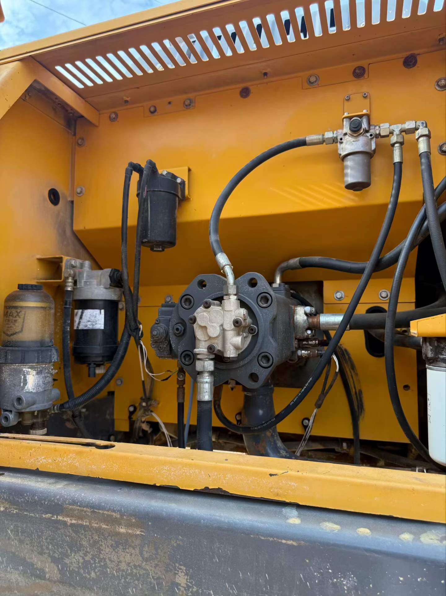 Used XCMG XE18 Excavator 2018 Model / 6