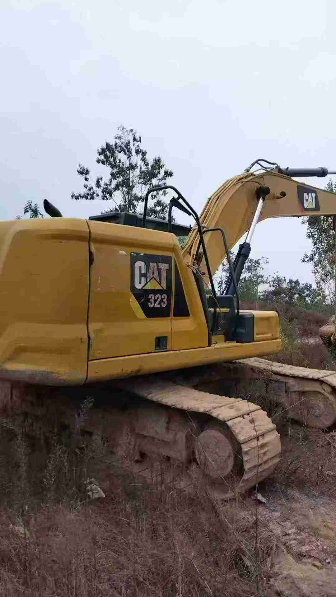 Used Caterpillar 323 Excavator 2019 Model / 3