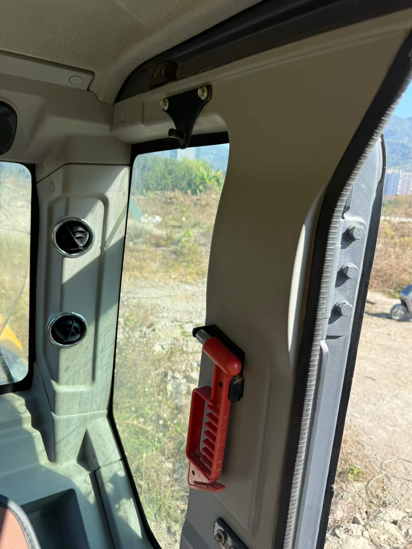 Used XCMG XE215 Excavator 2016 Model / 7