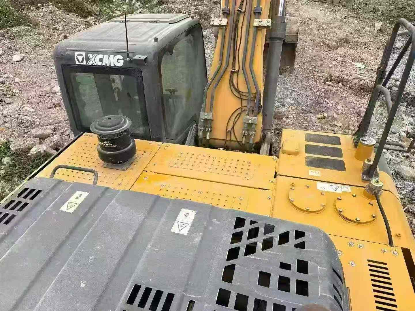 Used XCMG XE305D Excavator 2022 Model / 4