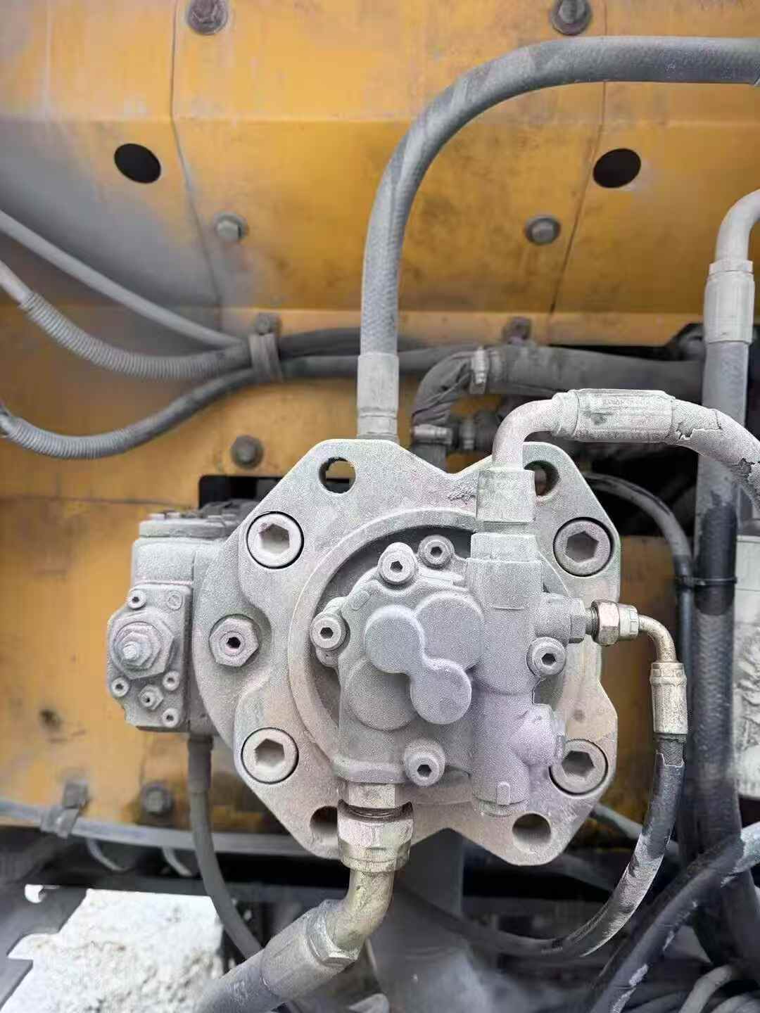 Used Volvo EW210C Excavator 2013 Model / 6