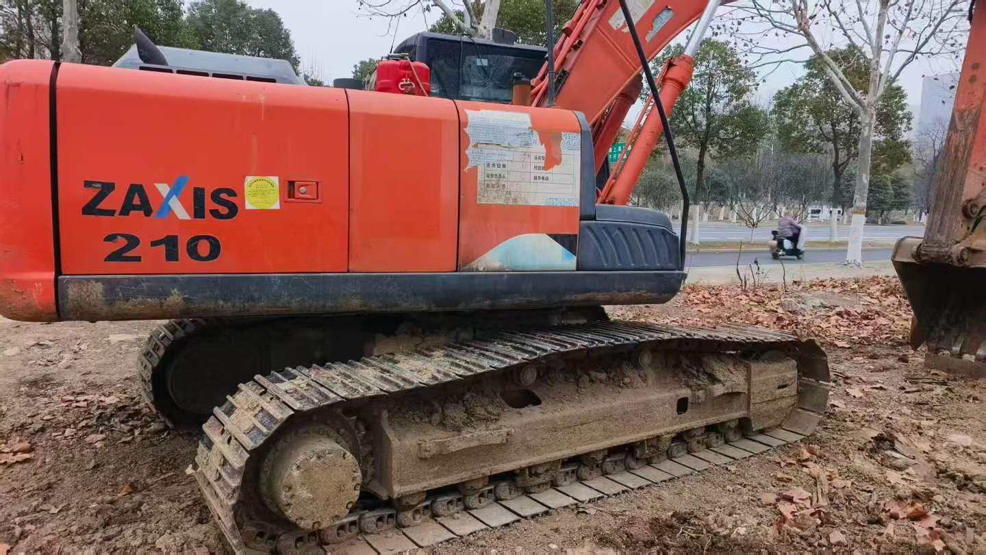 Used Hitachi EX210-5 Excavator 2016 Model / 8