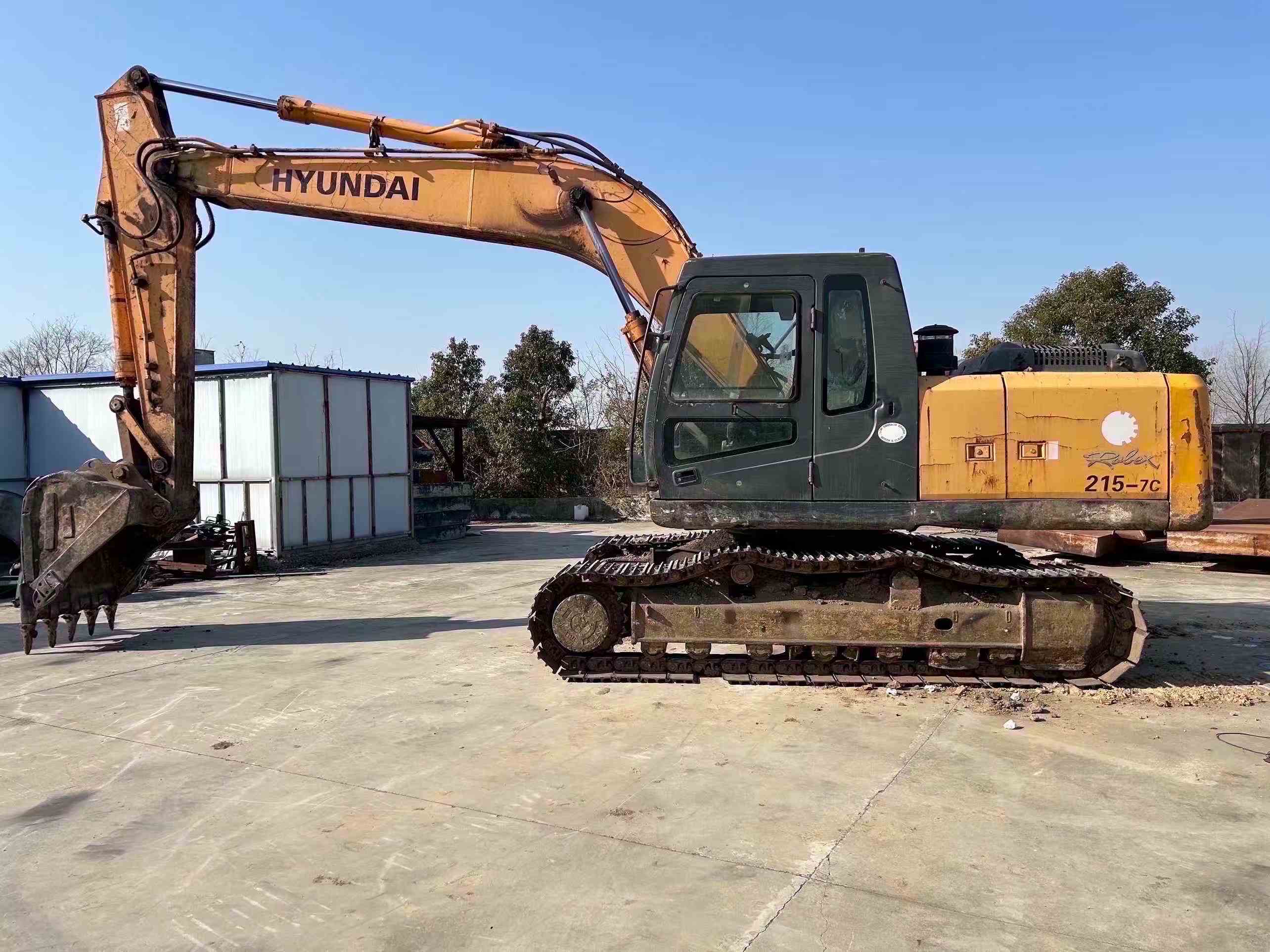 Used Hyundai R215VSN Excavator 2010 Model / 6