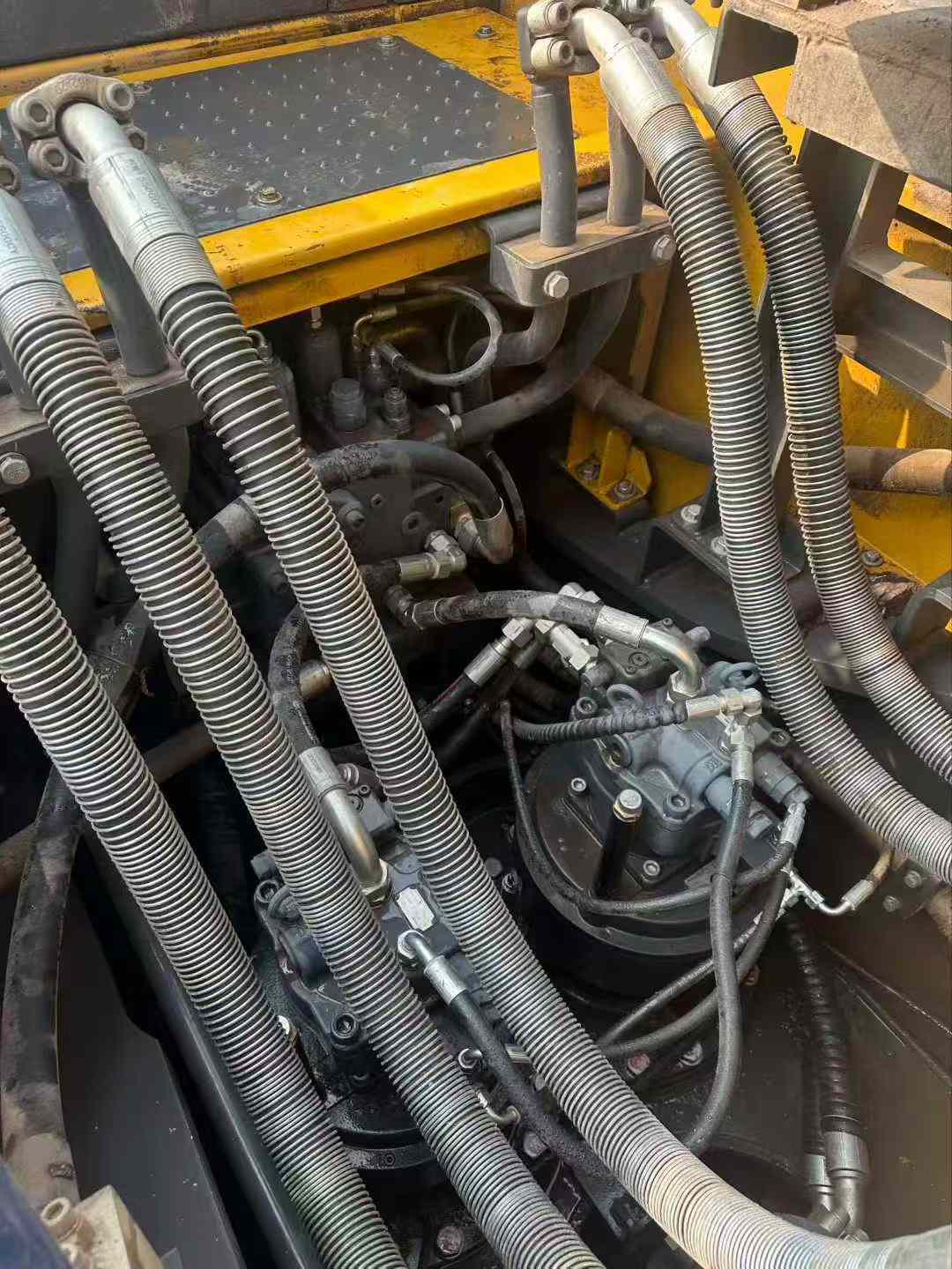 Used XCMG XE230 Excavator 2016 Model / 6