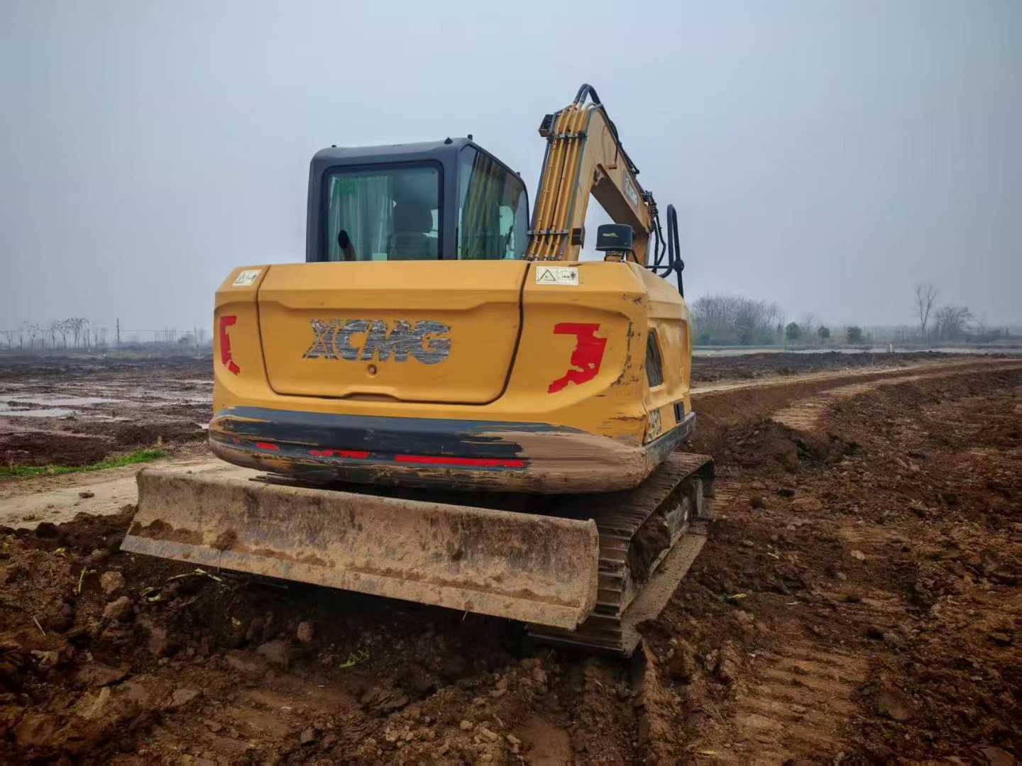 Used XCMG XE75WD Excavator 2023 Model / 4