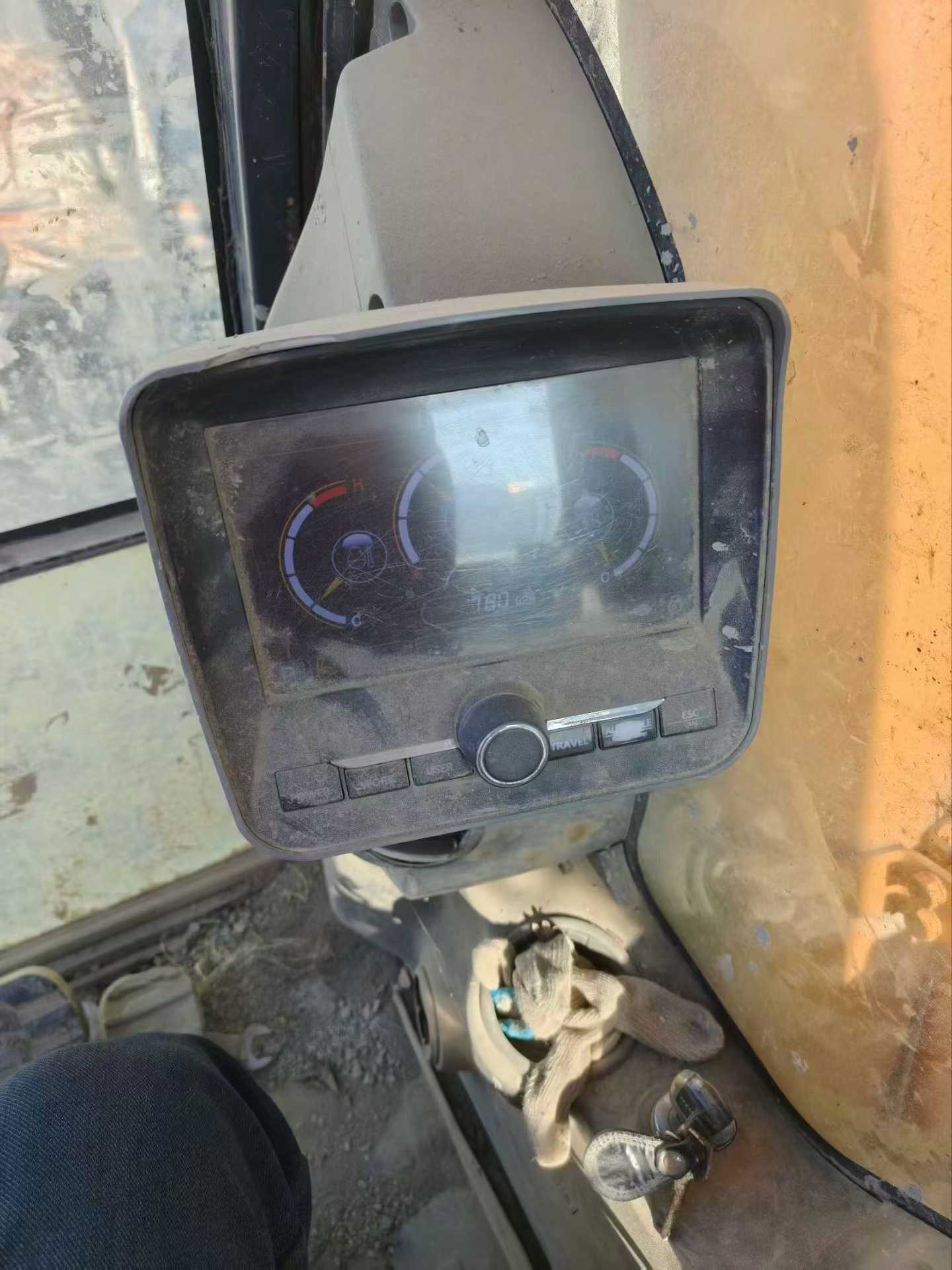 Used Hyundai R385LC-9T Excavator 2018 Model / 9