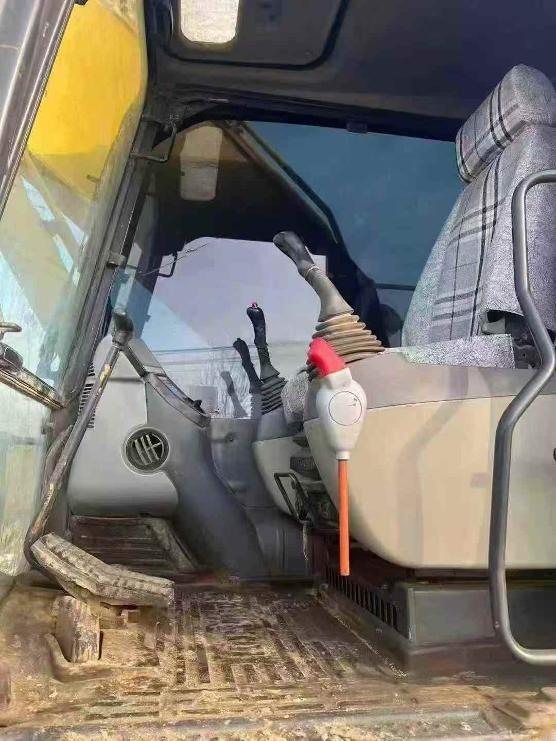 Used Komatsu PC240-11M0 Excavator 2016 Model / 6