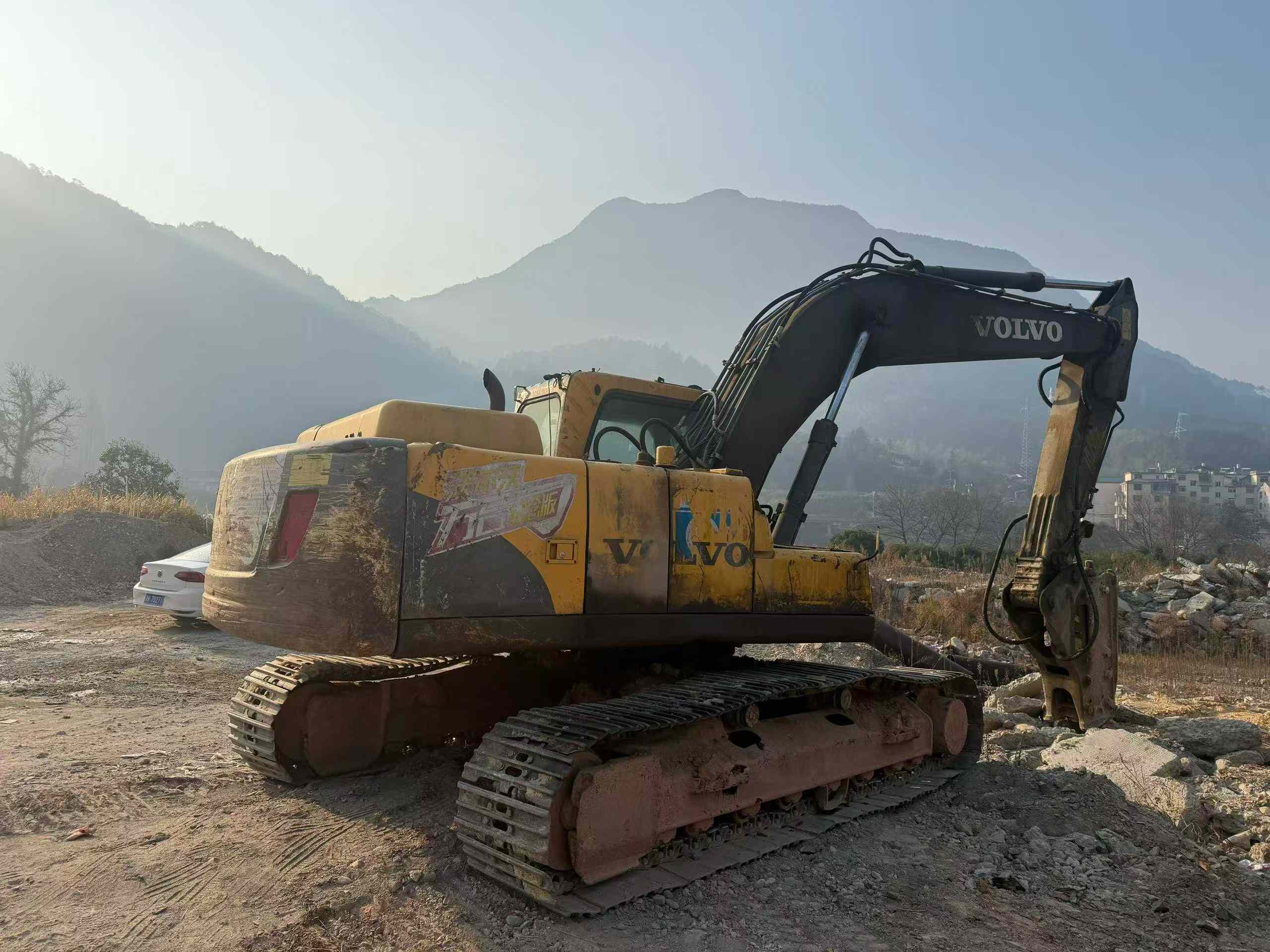 Used Volvo EC210 Heavy Duty Excavator 2016 Model / 2