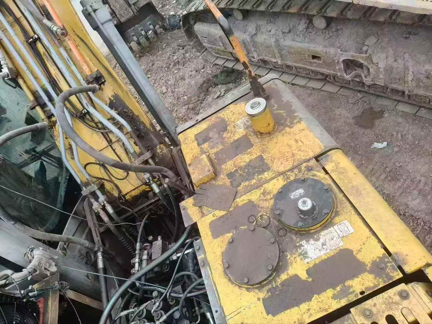 Used XCMG XE215C Excavator 2014 Model / 4