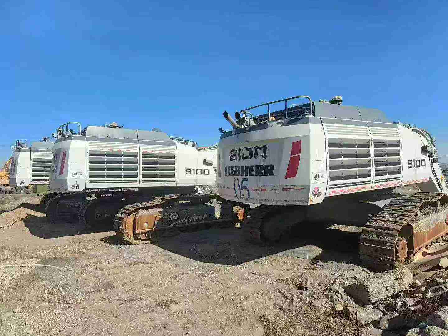 Used Liebherr R9100 Excavator 2020 Model / 4