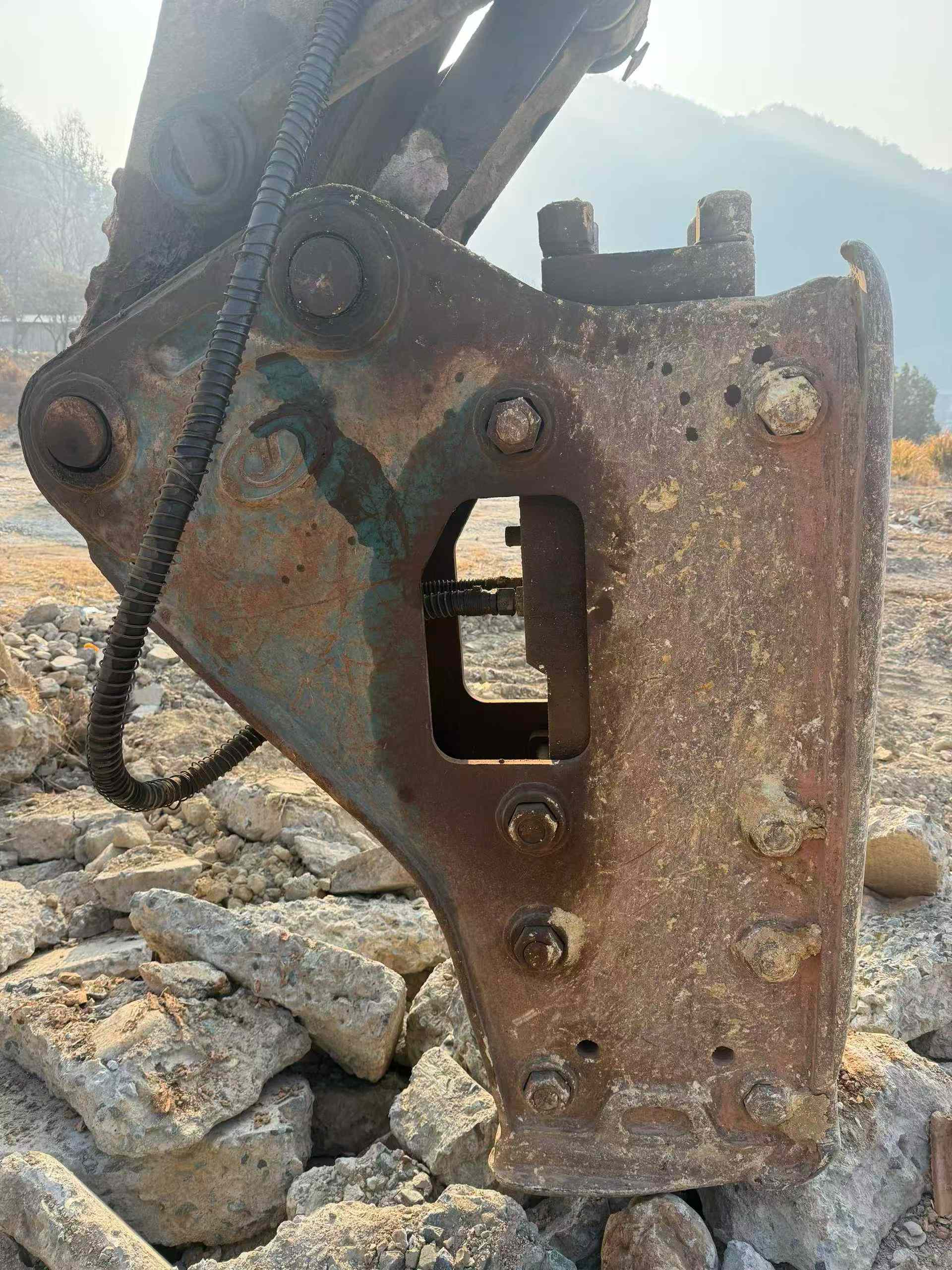 Used Volvo EC210 Heavy Duty Excavator 2016 Model / 3