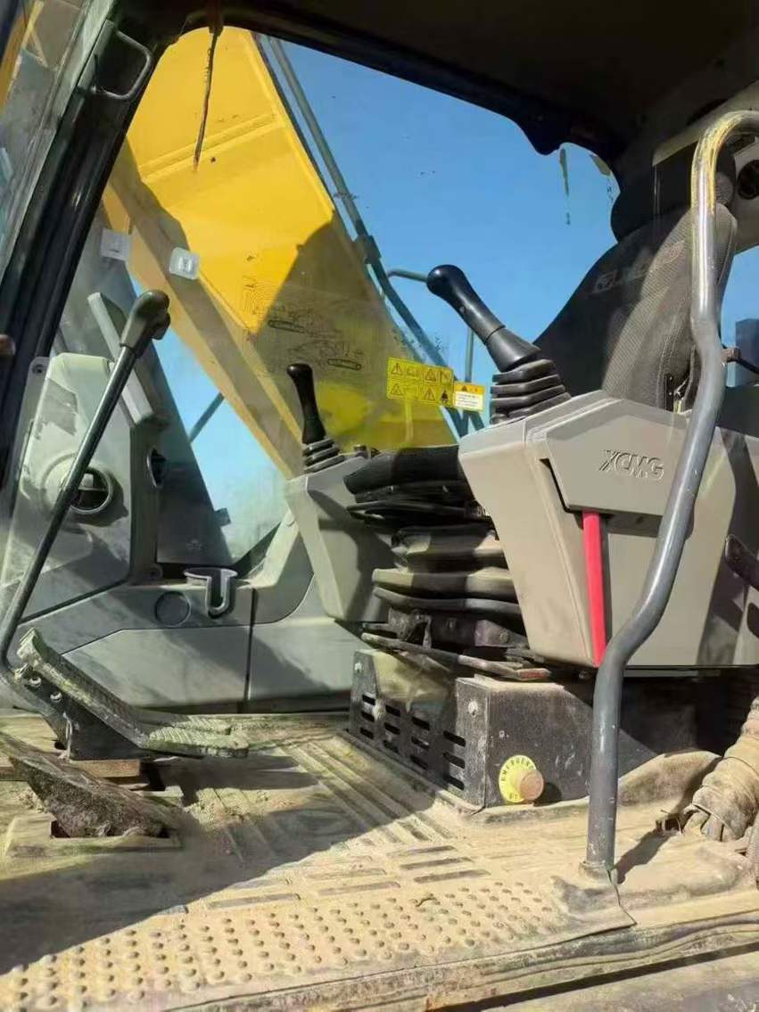 Used XCMG XE215 Excavator 2016 Model / 8