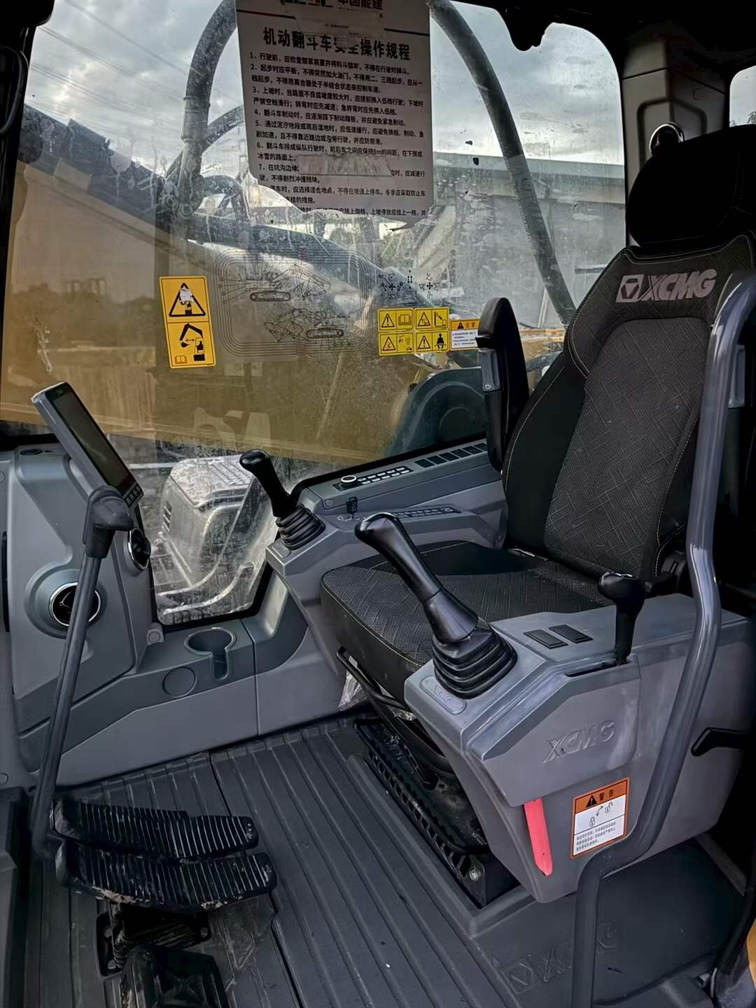 Used XCMG XE80D Excavator 2022 Model / 9