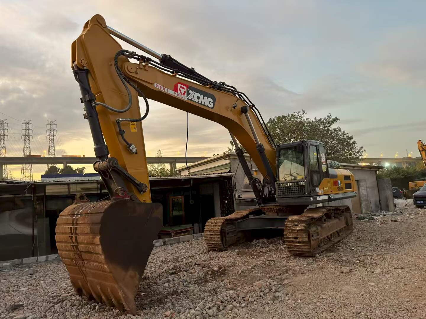 Used XCMG XE80D Excavator 2022 Model / 3