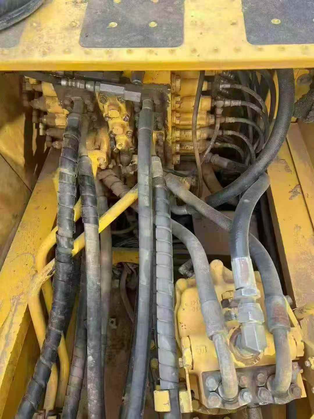 Used Komatsu PC240-11M0 Excavator 2016 Model / 9