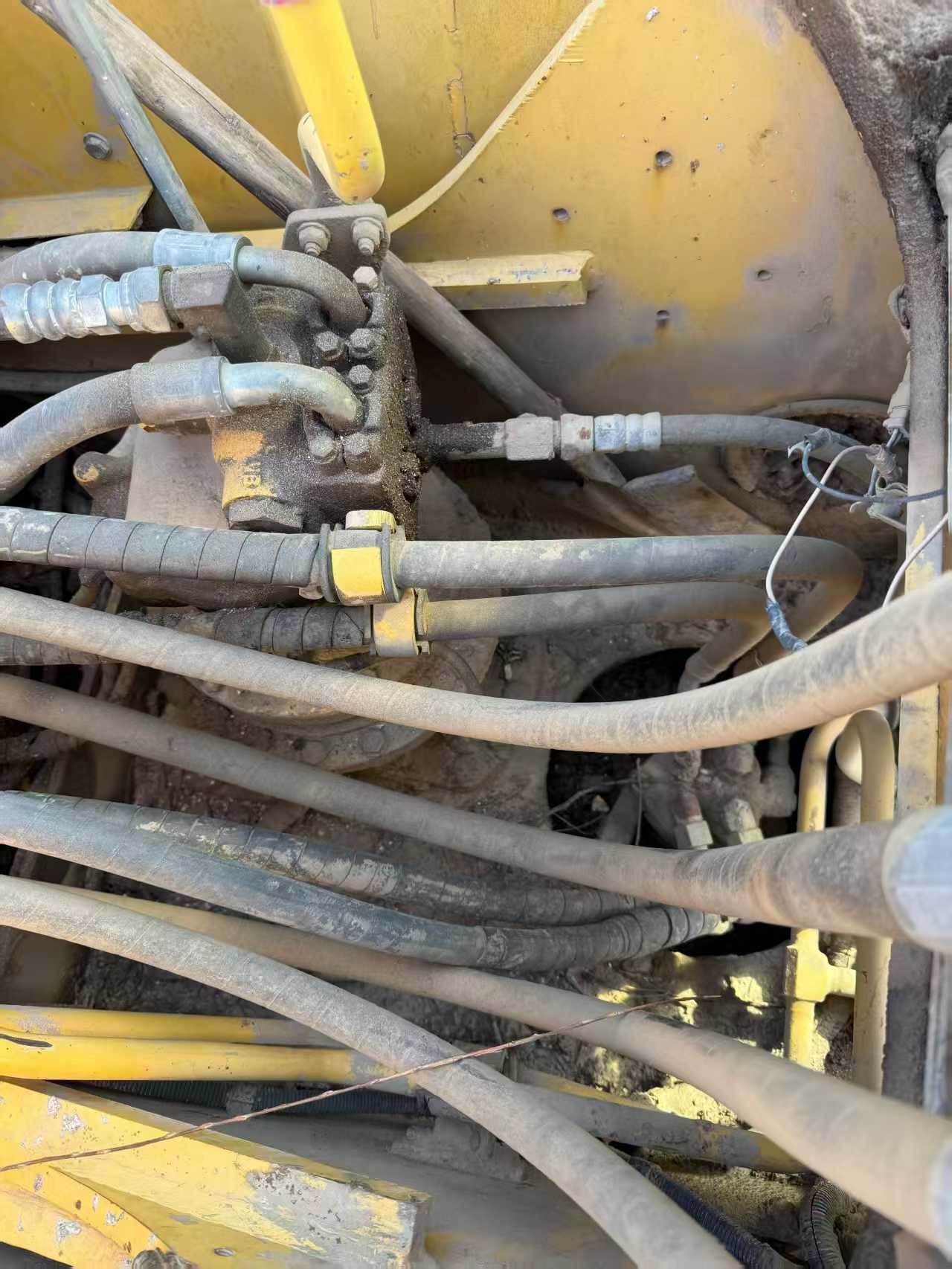 Used Komatsu PC210 Excavator 2016 Model / 6