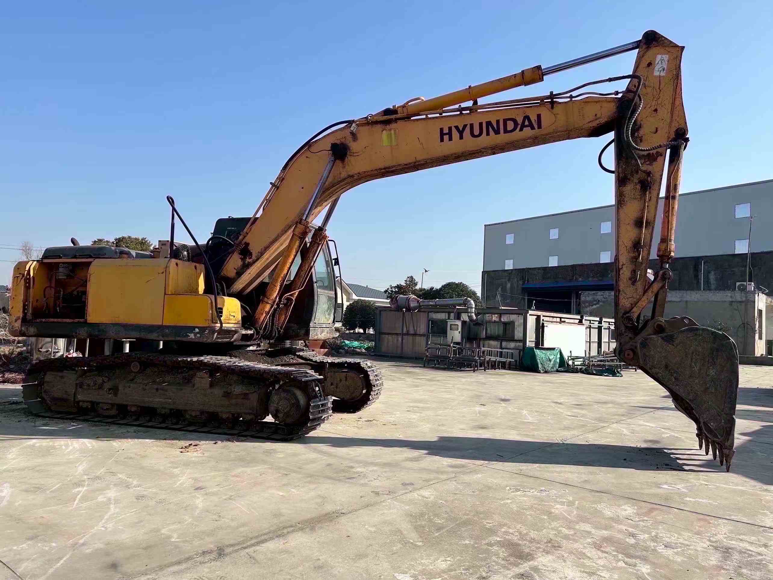 Used Hyundai R215VSN Excavator 2010 Model / 7