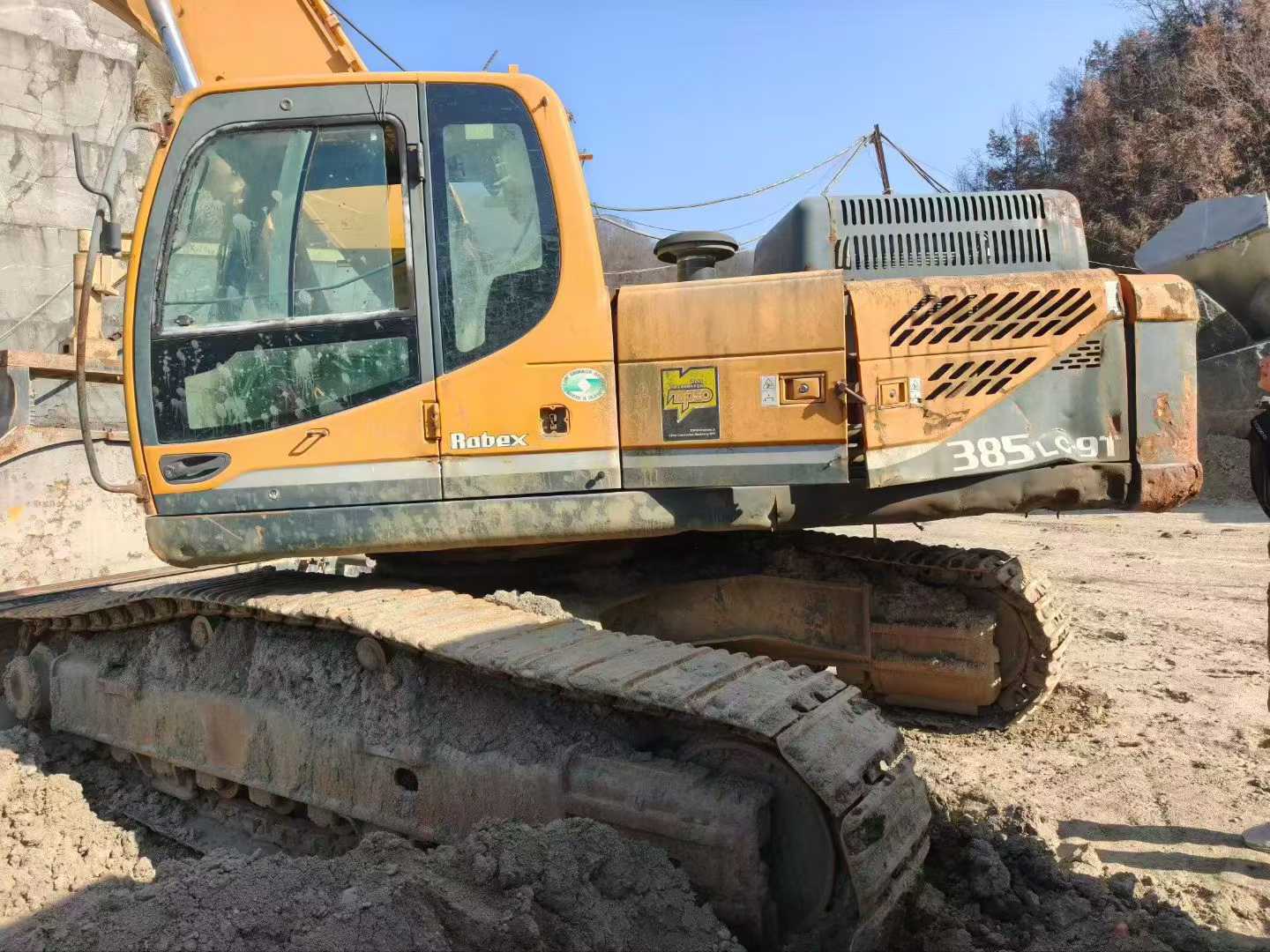 Used Hyundai R385LC-9T Excavator 2018 Model / 4