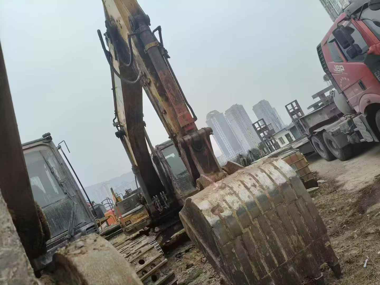 Used XCMG XE215C Excavator 2014 Model / 3