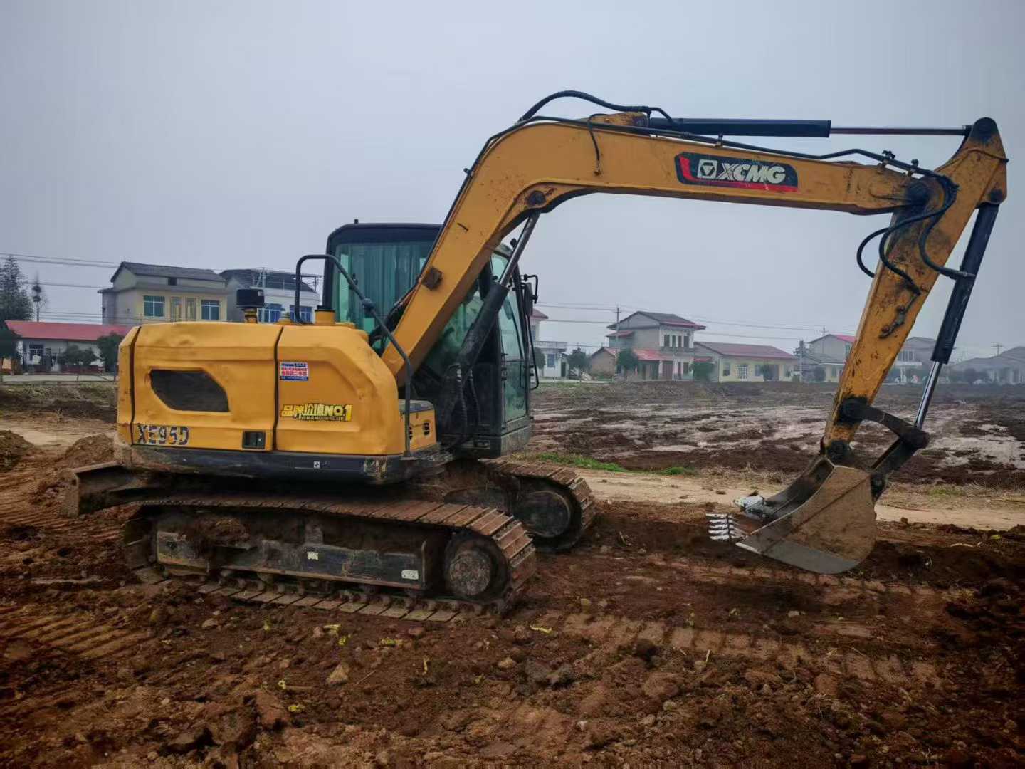 Used XCMG XE75WD Excavator 2023 Model / 3