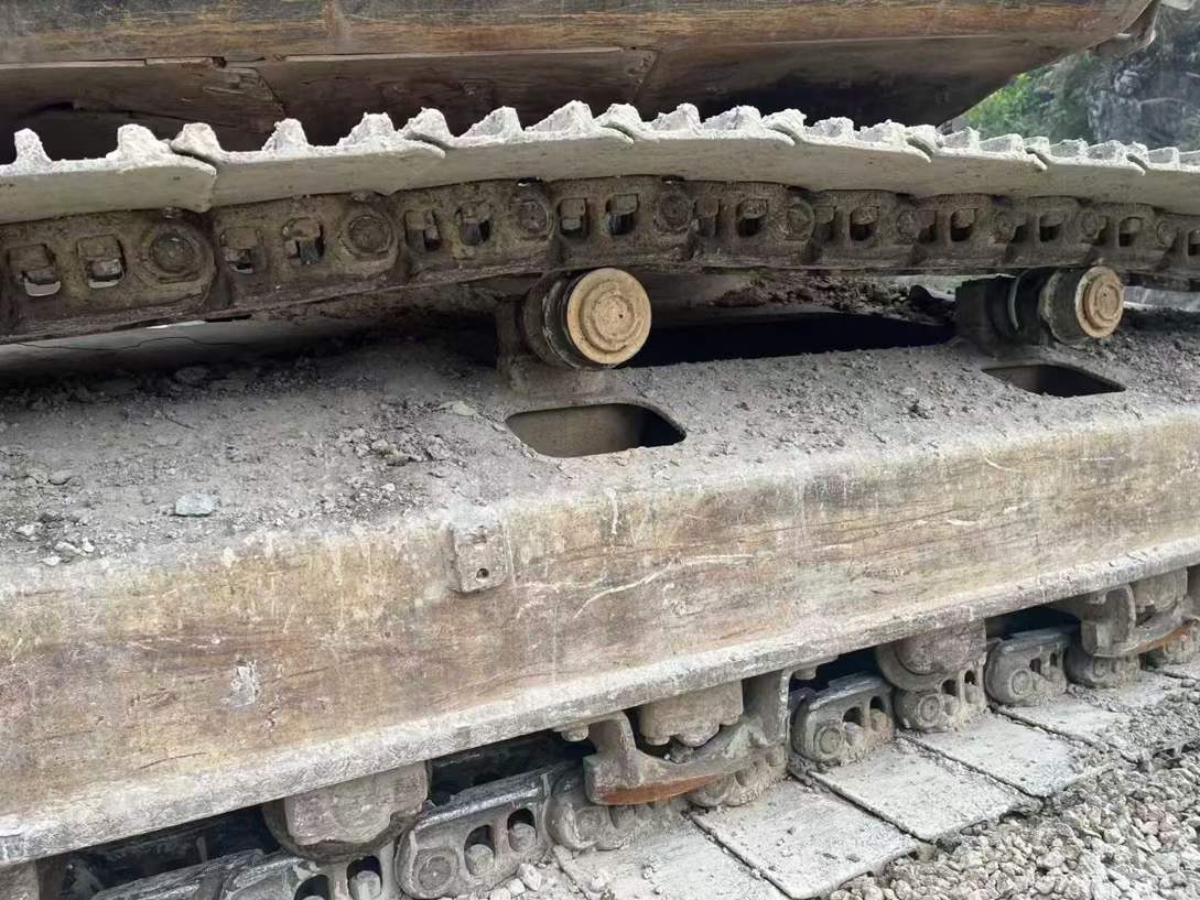 Used Hitachi ZX210H Excavator 2016 Model / 7