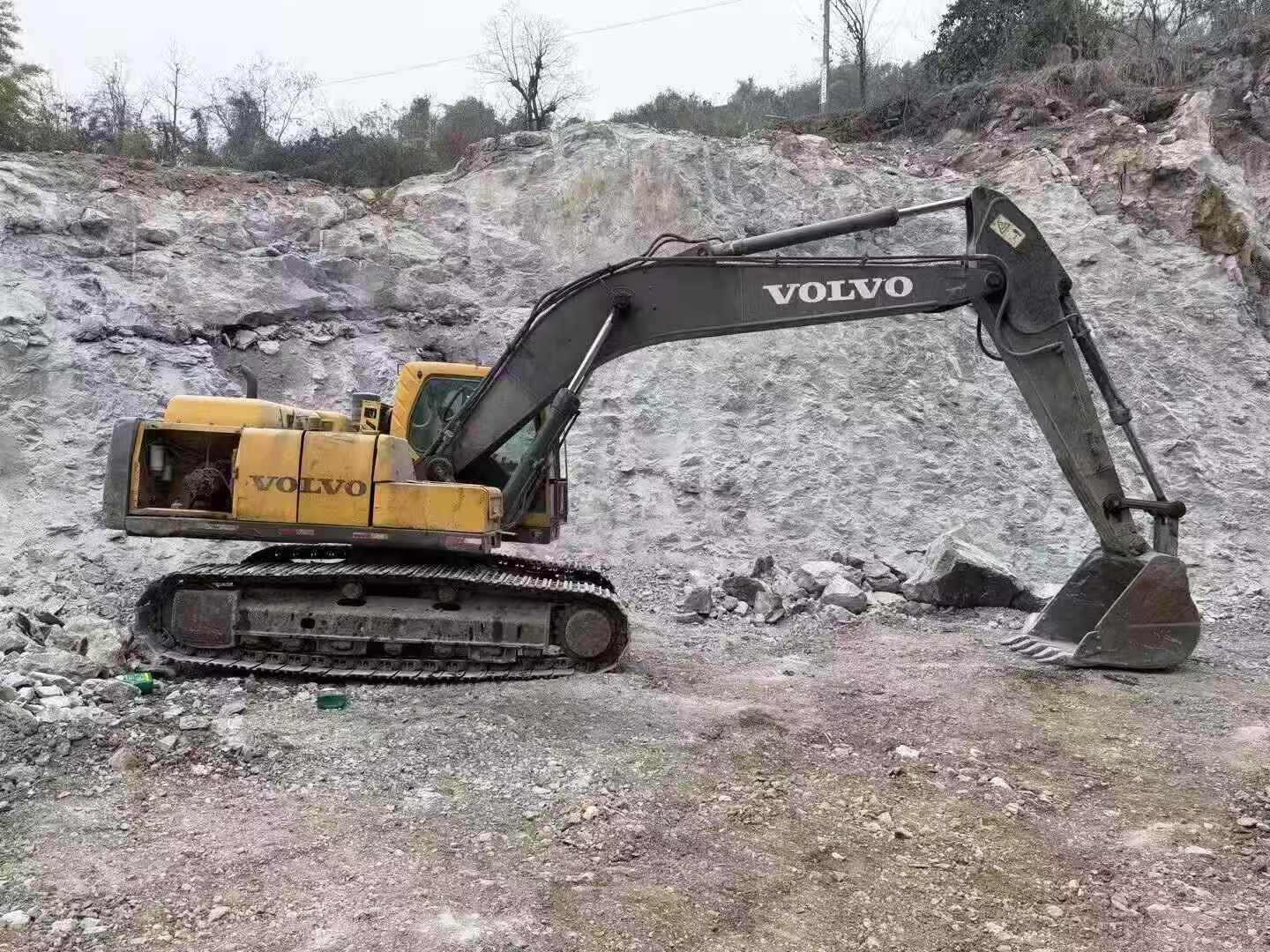 Used Volvo EW210C Excavator 2013 Model / 2