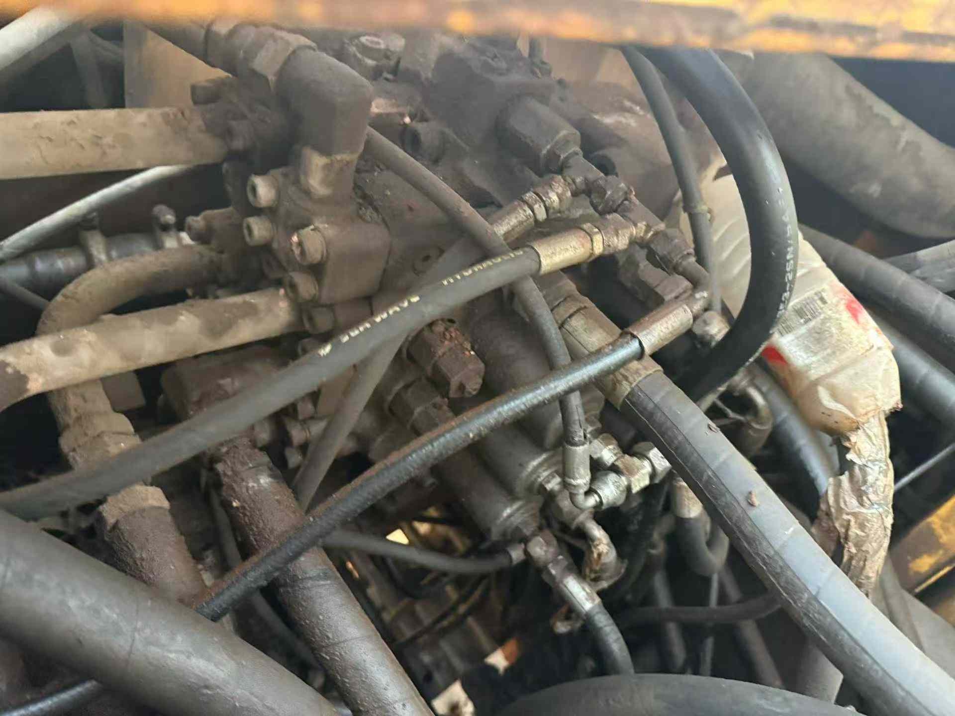 Used Volvo EC210 Heavy Duty Excavator 2016 Model / 6