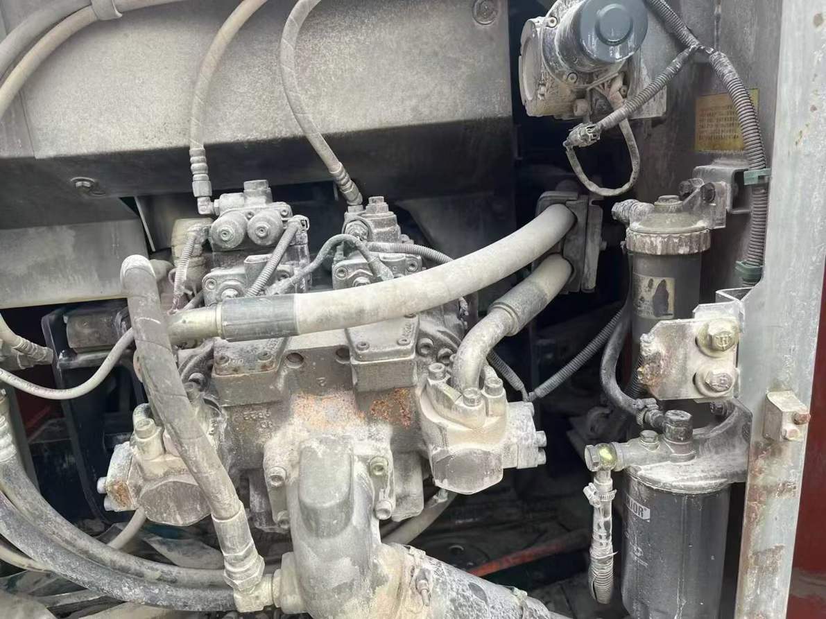 Used Hitachi ZX210H Excavator 2016 Model / 6