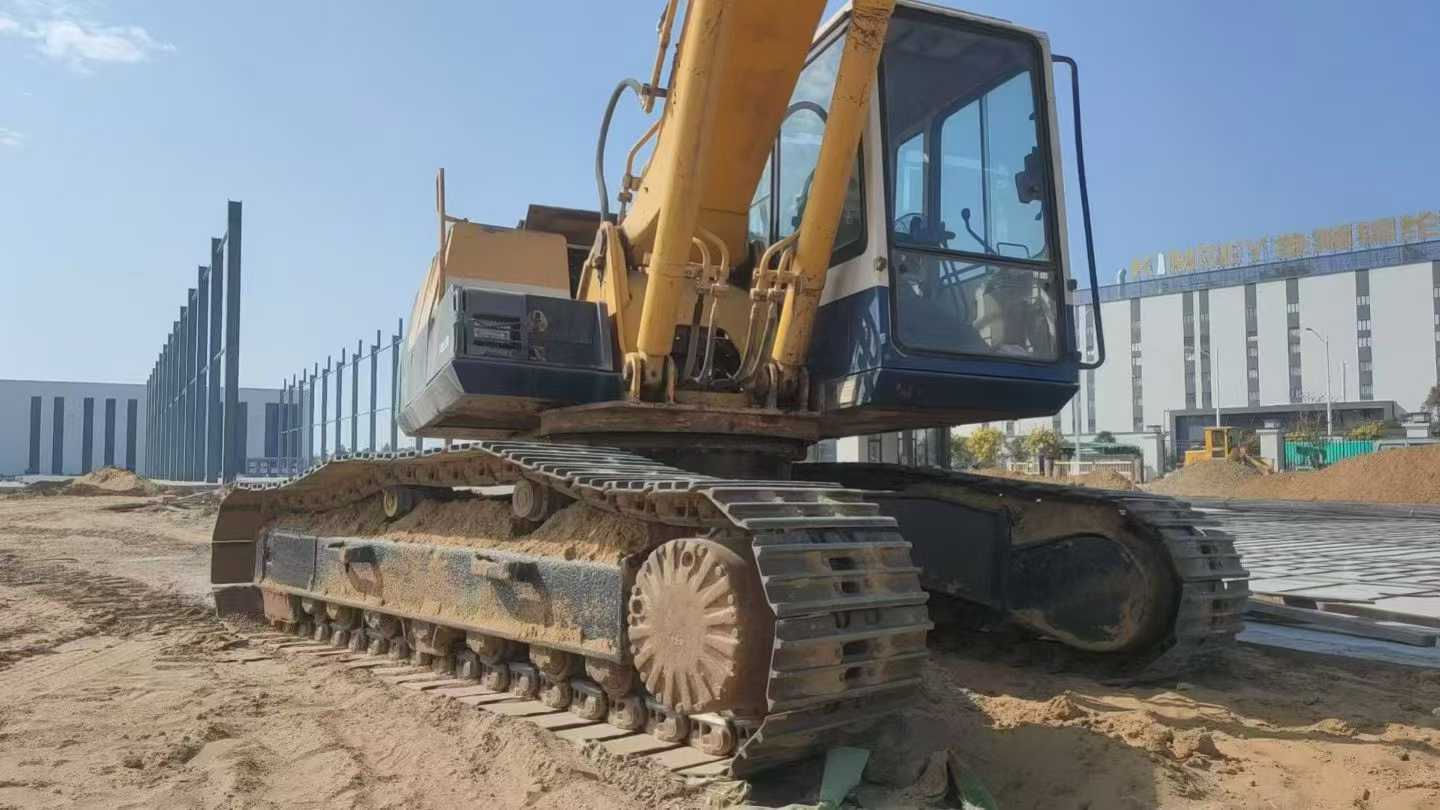 Used Komatsu PC200-5 Excavator 2016 Model / 7