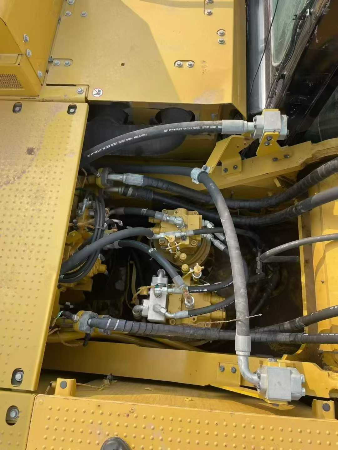 Used Caterpillar CAT352  Excavator 2022 Model / 4