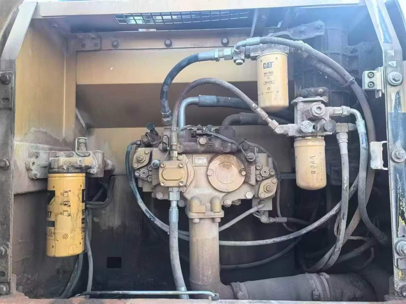 Used Caterpillar 329EL Excavator 2016 Model / 4