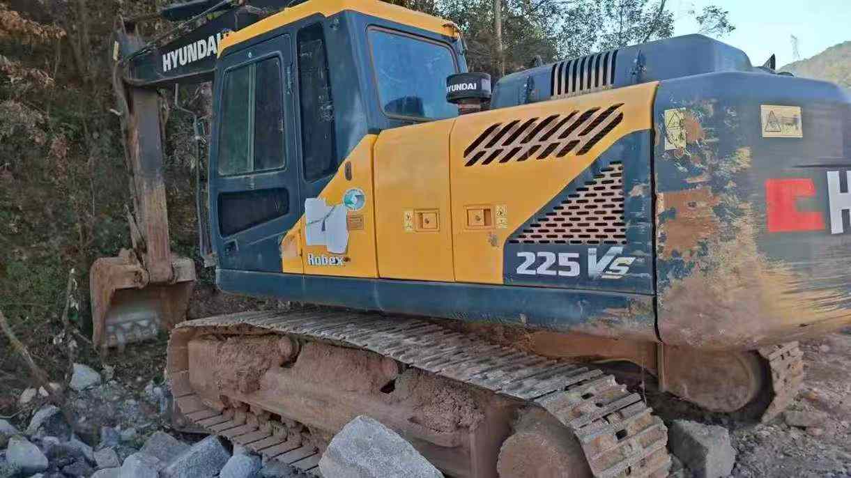 Used Hyundai R205VSN Excavator 2021 Model / 2