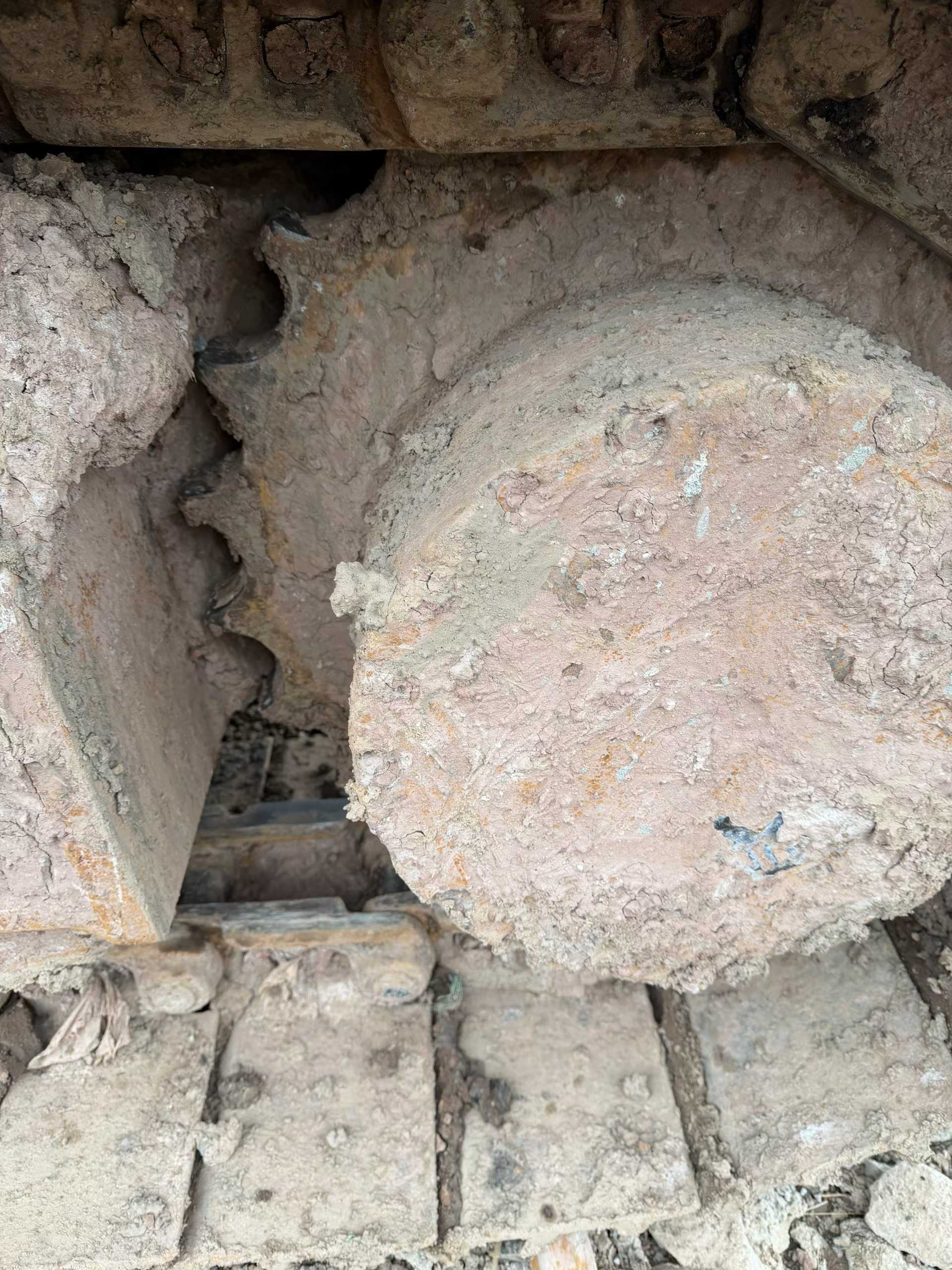 Used Hyundai R215VS Excavator 2016 Model / 3