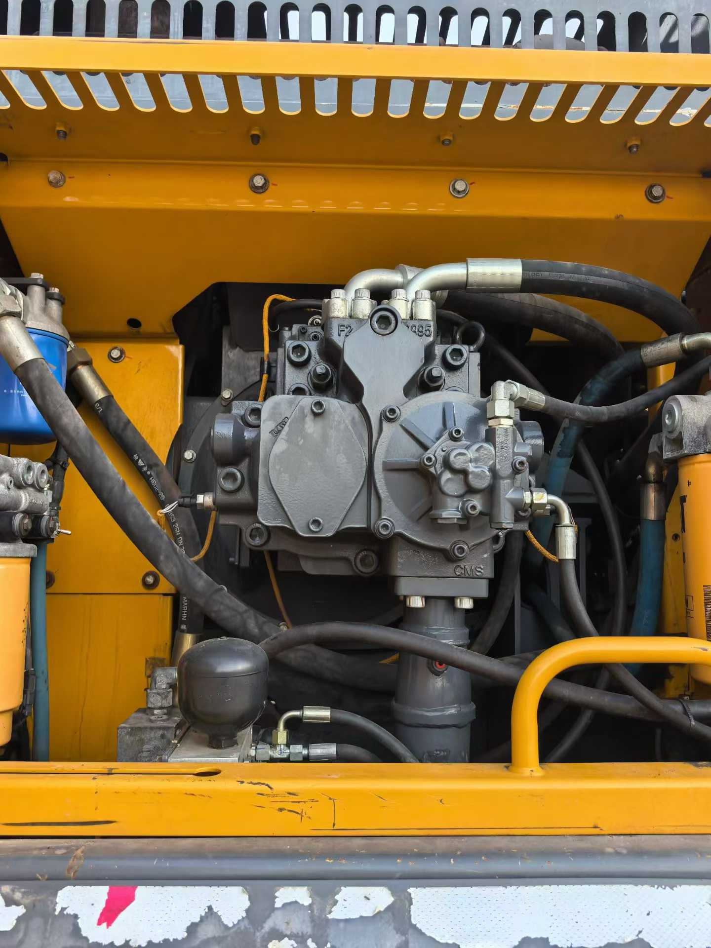 Used XCMG LW550KV Excavator 2022 Model / 4