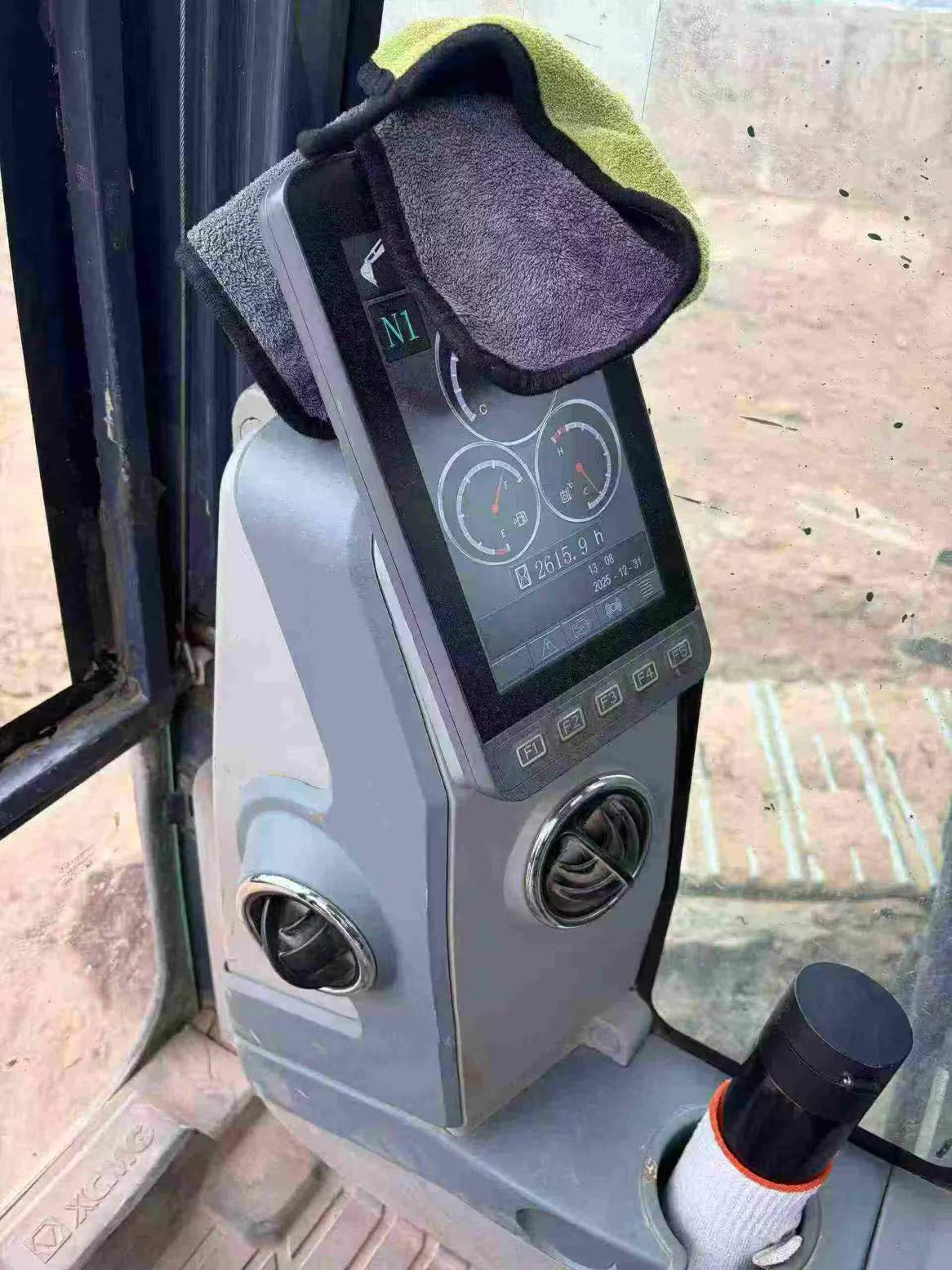 Used XCMG XE205GH Excavator 2022 Model / 8