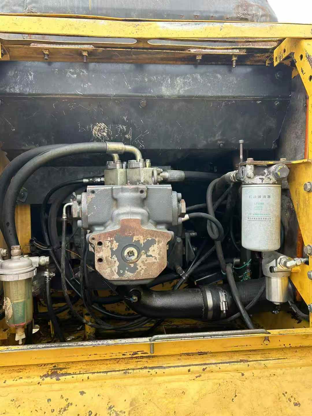 Used Komatsu PC210-7 Excavator 2016 Model / 3