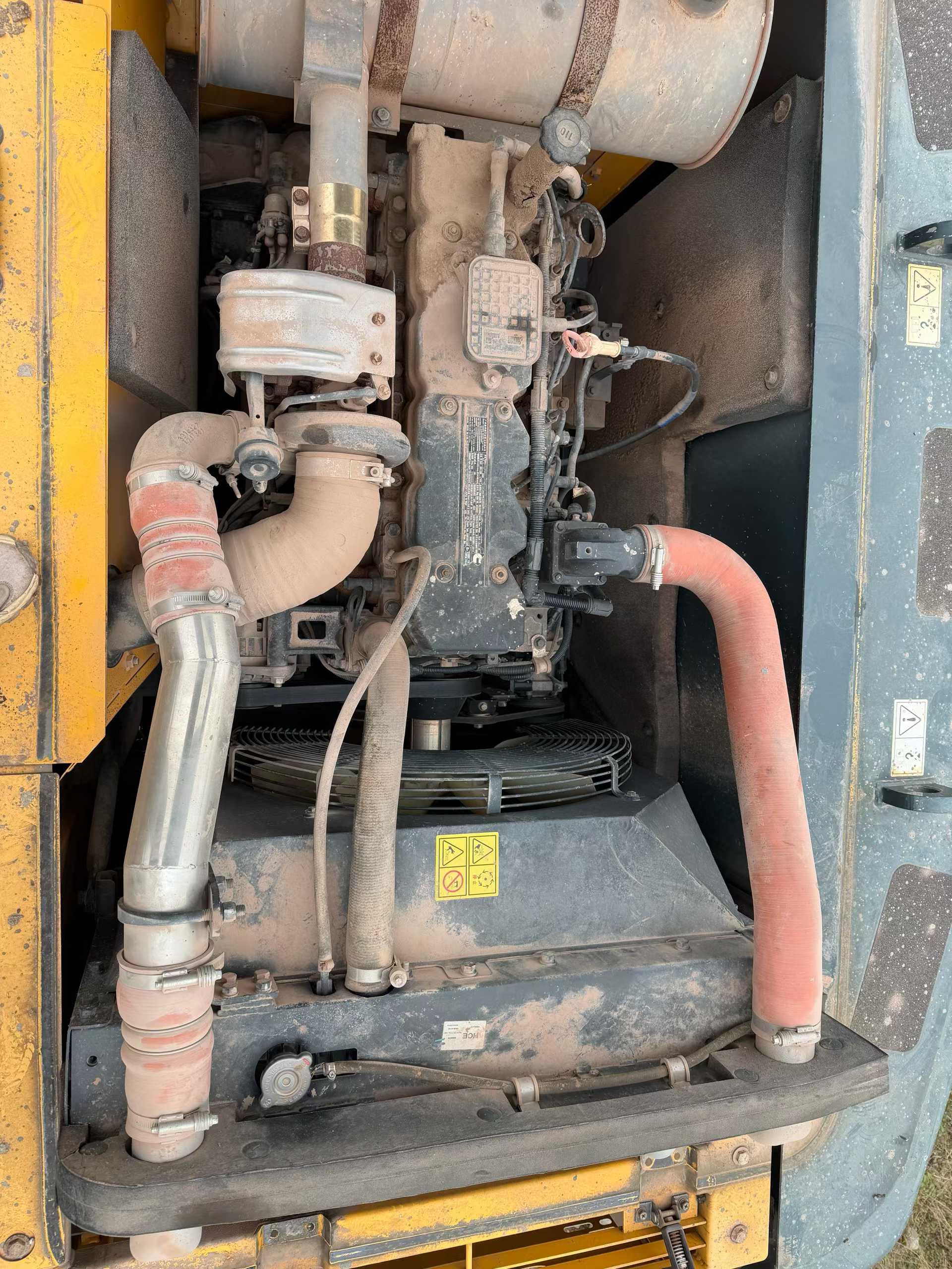 Used Hyundai R215VS Excavator 2016 Model / 7