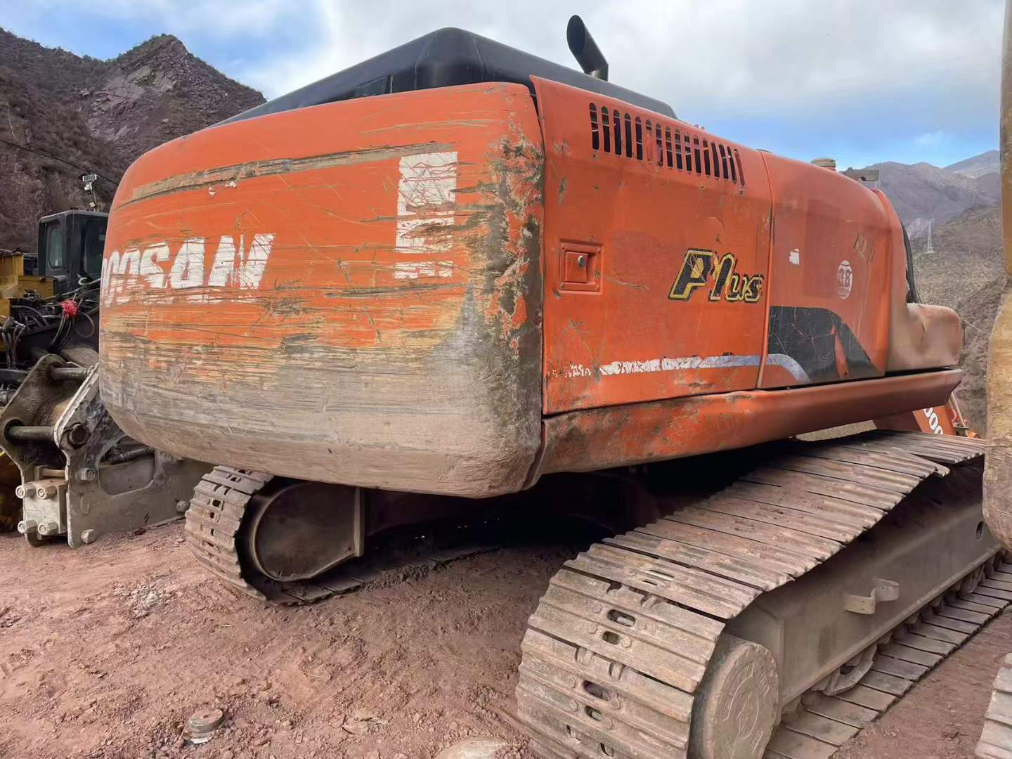 Used Komatsu PC200 Excavator 2024 Model / 2