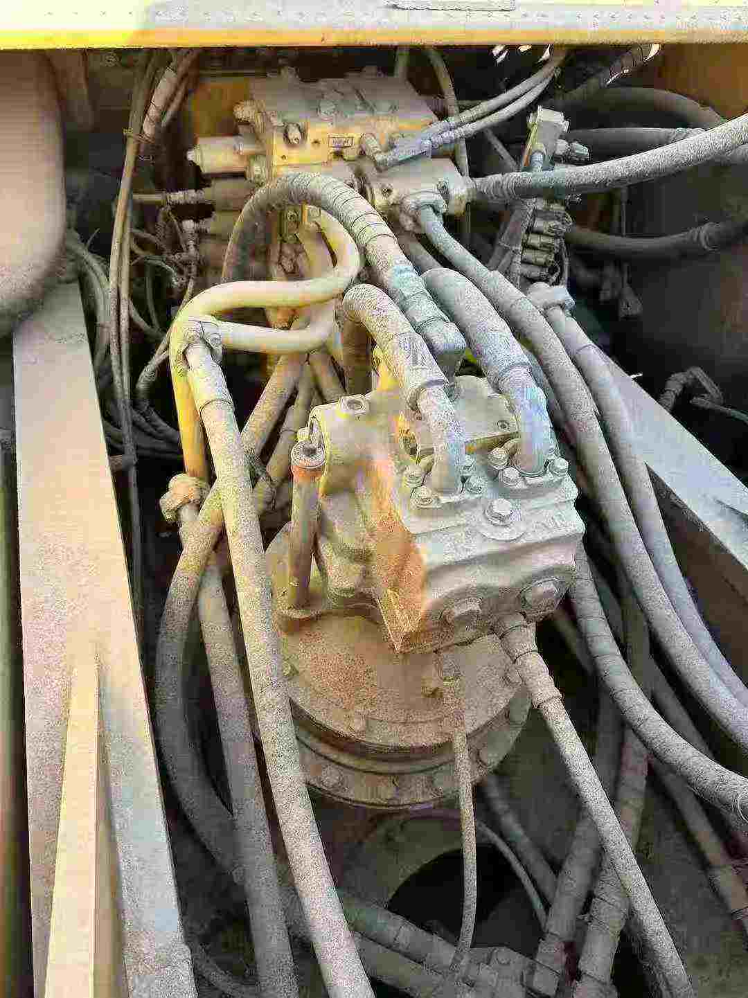 Used Komatsu PC300-8 Excavator 2016 Model / 3