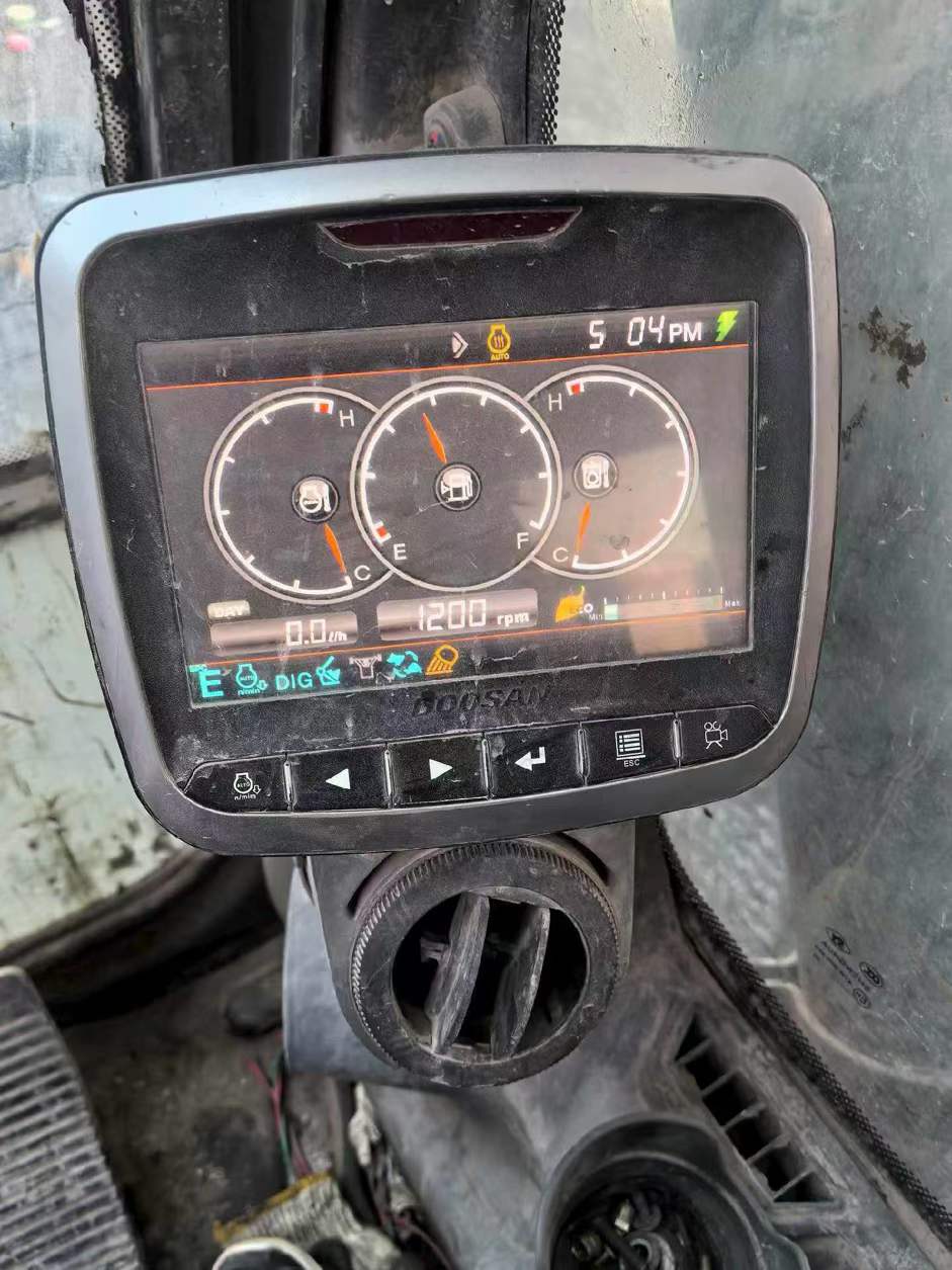 Used Doosan DX220LC-9C Excavator 2018 Model / 2