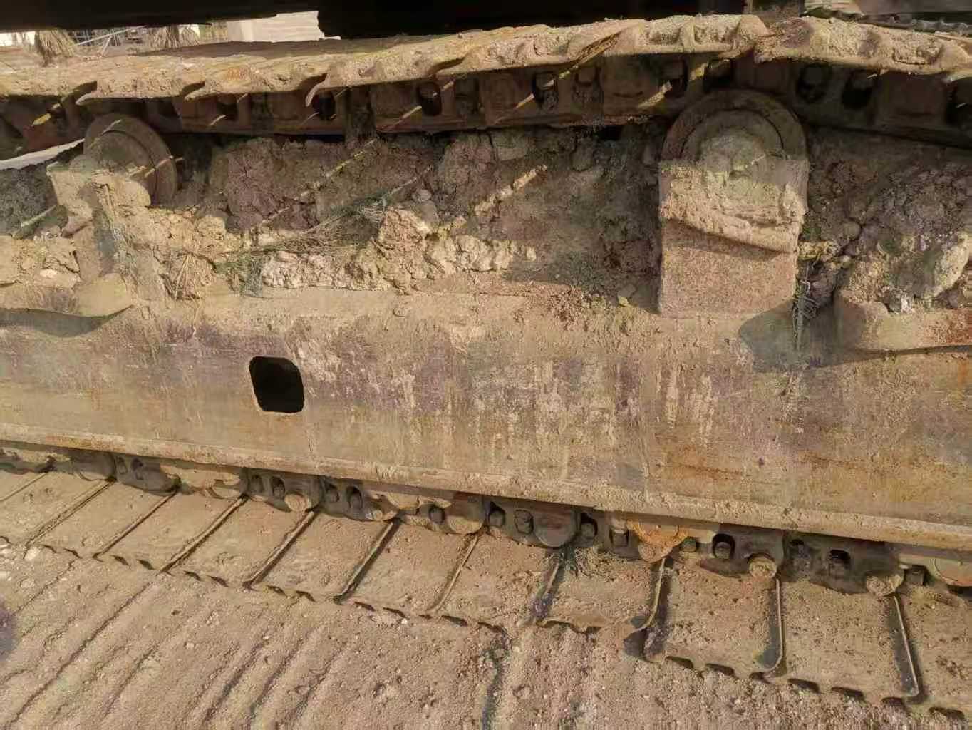 Used Hyundai R200-5D Excavator 2016 Model / 5