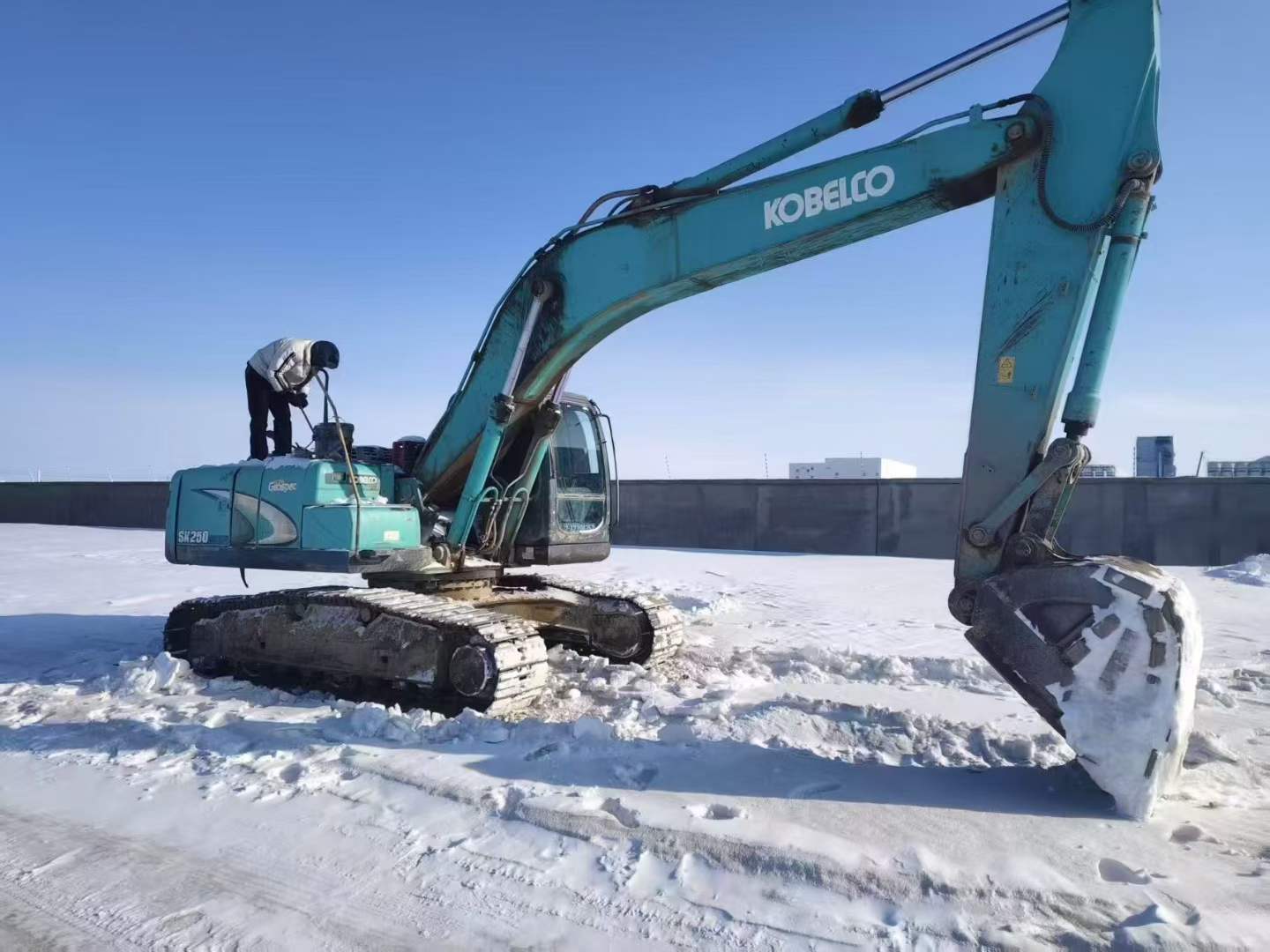 Used Kobelco SK250 Excavator 2011 Model / 9