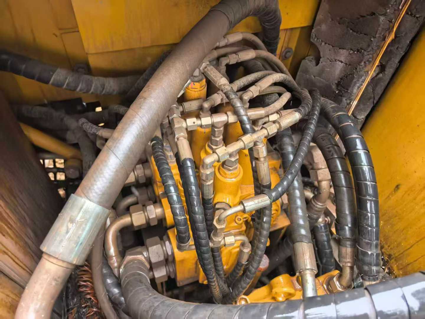 Used Sany SY135 Excavator 2018 Model / 3