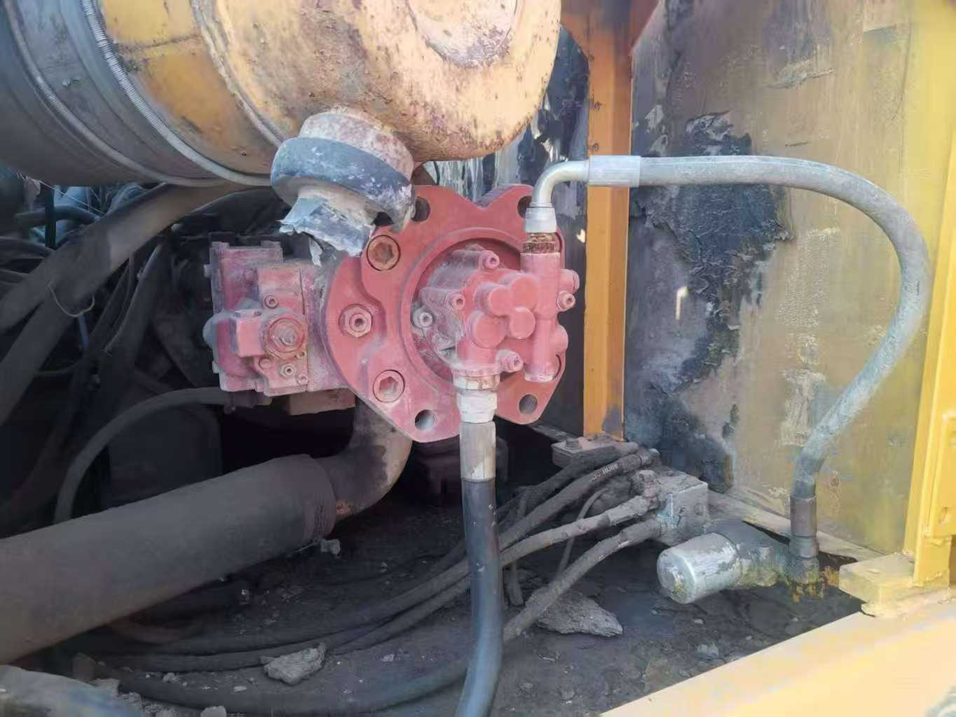 Used Hyundai R200-5D Excavator 2016 Model / 7