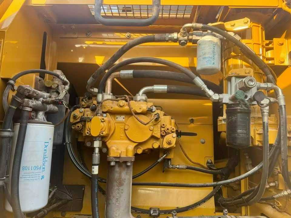 Used Caterpillar 330L Excavator 2018 Model / 8