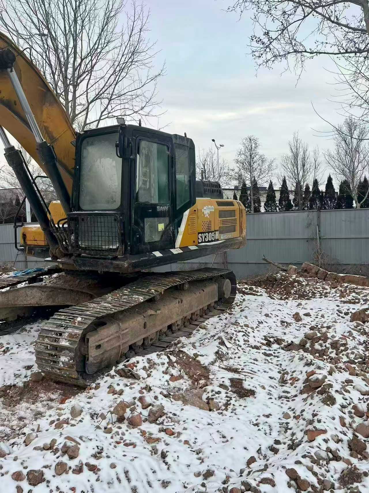 Used Sany SY245H Excavator 2016 Model / 2