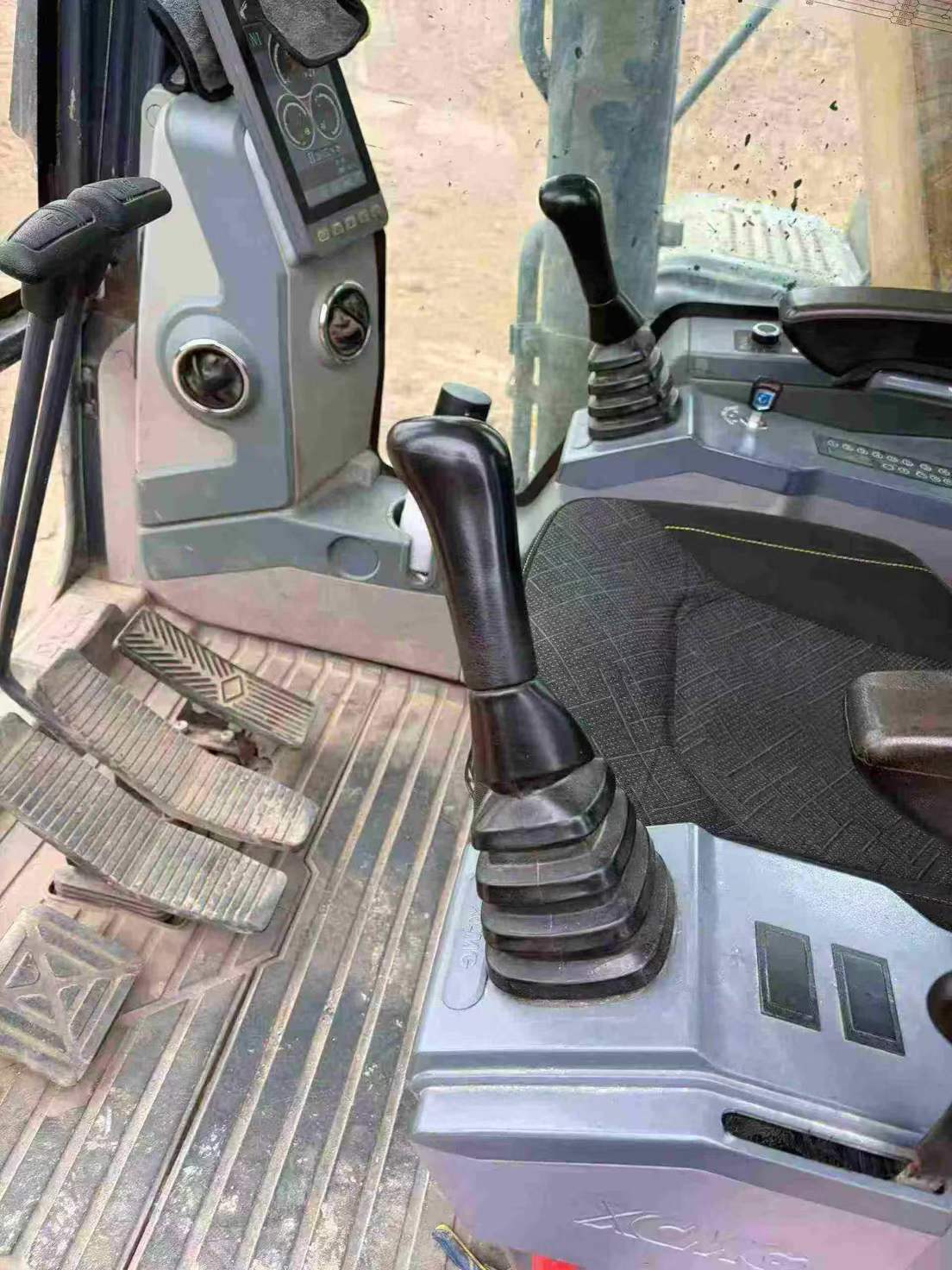 Used XCMG XE205GH Excavator 2022 Model / 9