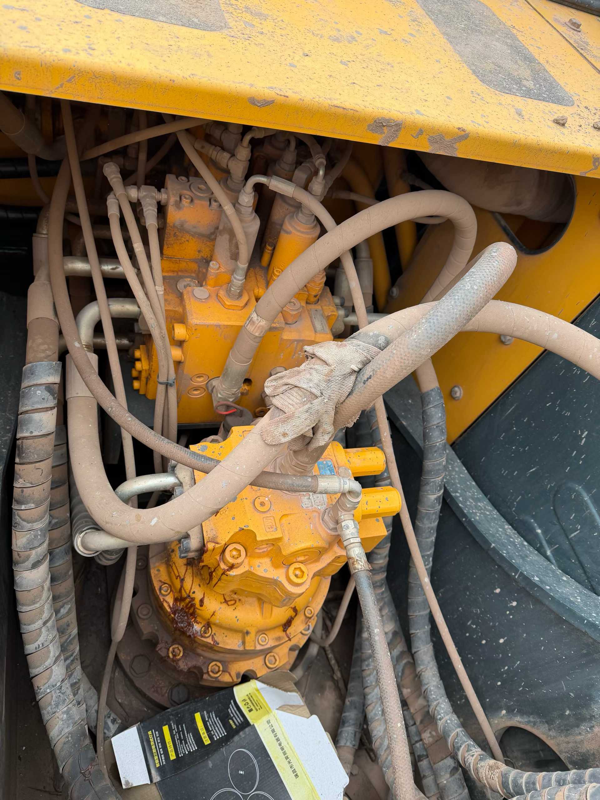 Used Hyundai R215VS Excavator 2016 Model / 6